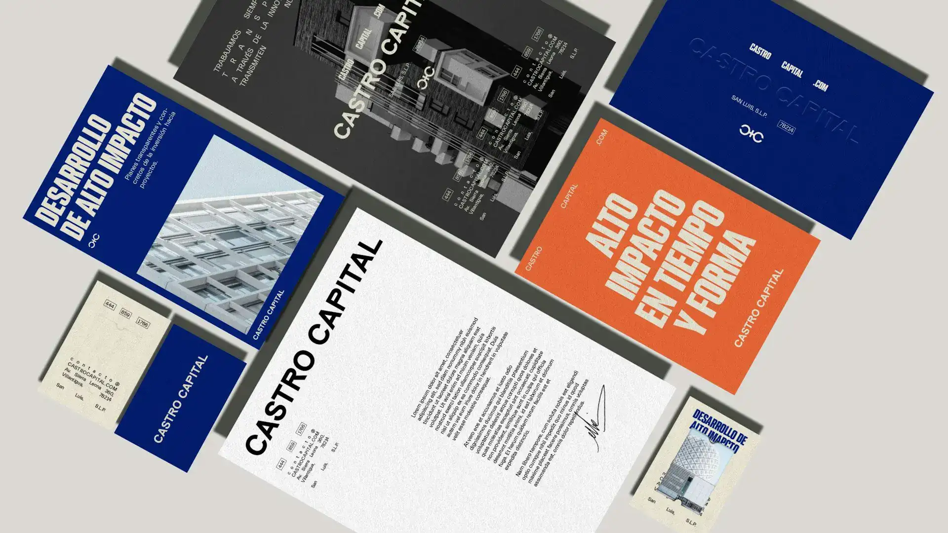 une série de brochures imprimées